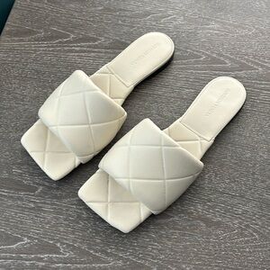 Bottega Venetta Padded Flat Sandals Size 42!